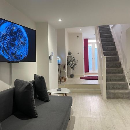 The Snap Pad Boutique Apartment Royal Tunbridge Wells Exterior foto